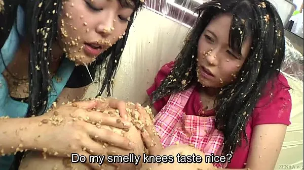 새로운 영화Subtitled extreme Japanese natto sploshing lesbians 신선