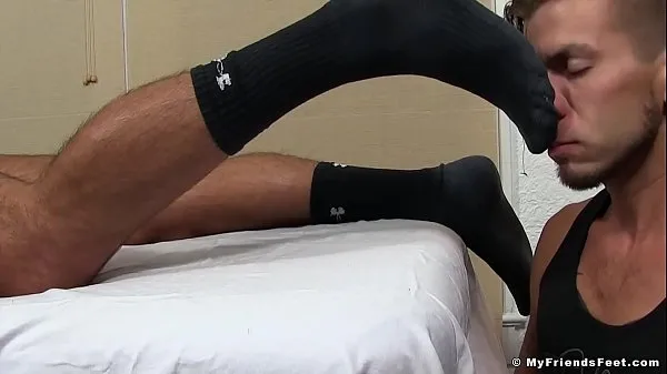 تازہ Inked hunk Michael Roman covers twinks tender feet with cum نئی فلمیں