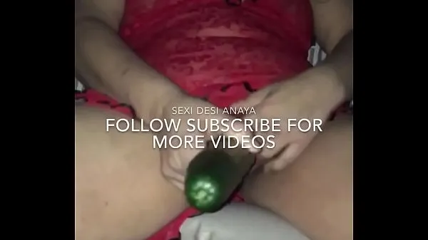 Frische Bollywood Indian desi actress puts 14 inch cucumber up her pussy neue Filme