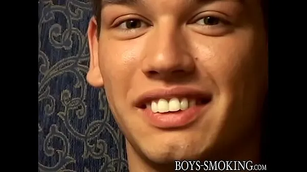 Sveži Deviant young smoker solo strokes until unleashing jizz novi filmi