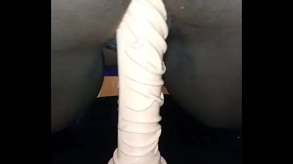 Sveži Riding my new huge dildo novi filmi