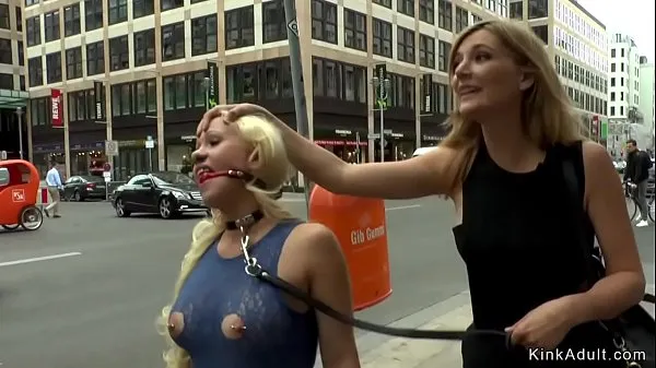 Świeże Busty petite blonde gangbang in public nowe filmy