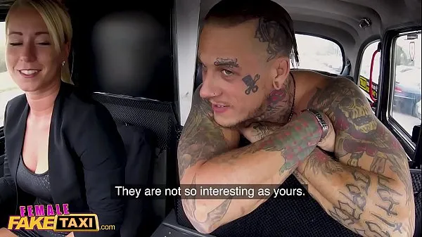 Film freschi L'uomo tatuato di Fake Taxi femminile ha un bel pilota randy nuovi