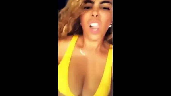 Ferske Arab girl looking for a cock on SNAP nye filmer