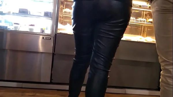 Friske Brand new girl in sexy leather pants standing in line at the mall's food court nye film