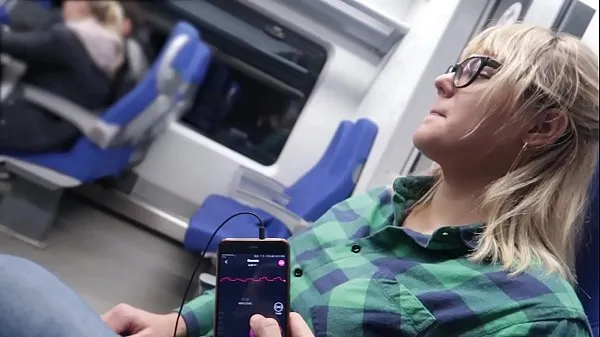 Film freschi TELECOMANDO IL MIO ORGASMO SUL TRENO nuovi