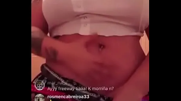 Ferske A fat woman show the tits in live nye filmer