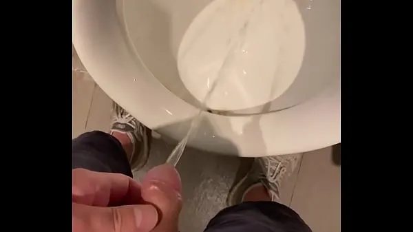 أفلام جديدة Tiny useless foggot cock pee in toilet جديدة