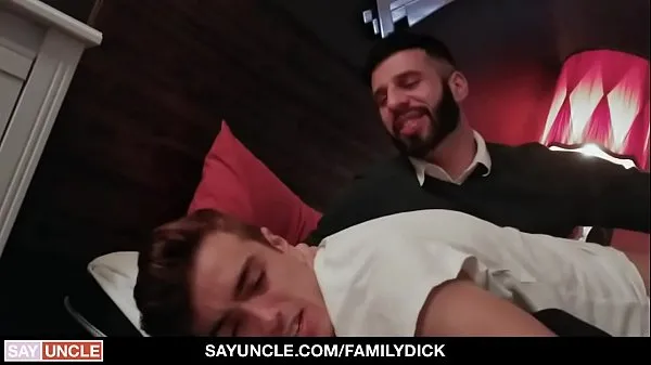 De nouveaux films FamilyDick - Beau-fils baise son beau-père de nouveaux films