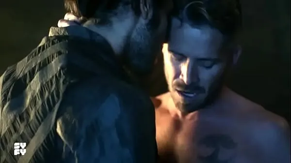 Frische Hale Appleman und Sean Maguire Gay Kiss Scene aus der TV-Show The Magicians neue Filme