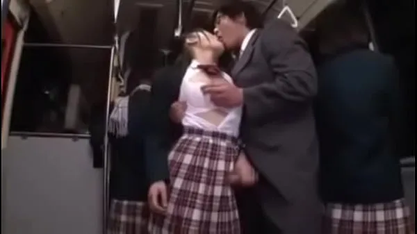 新鲜Stranger seduces and fucks on the bus 2新电影