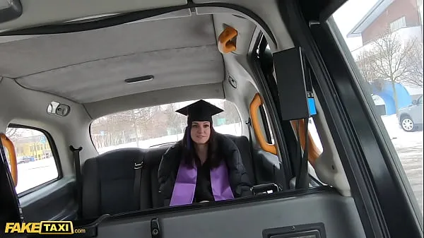 Novos Melany Mendes, graduada da Universidade Fake Taxi, tira as vestes novos filmes