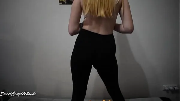 تازہ Cute blonde will show you her leggins and then her nice ass نئی فلمیں