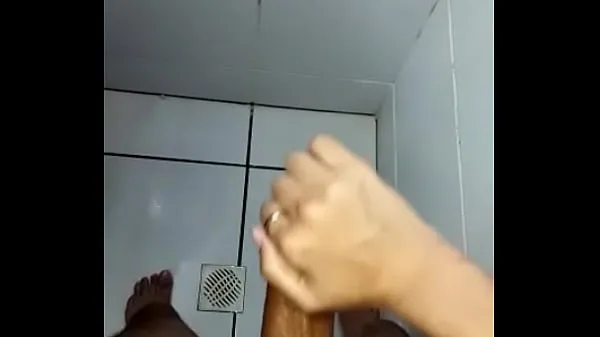 Sveži Brand new hot handjob in the bathroom novi filmi