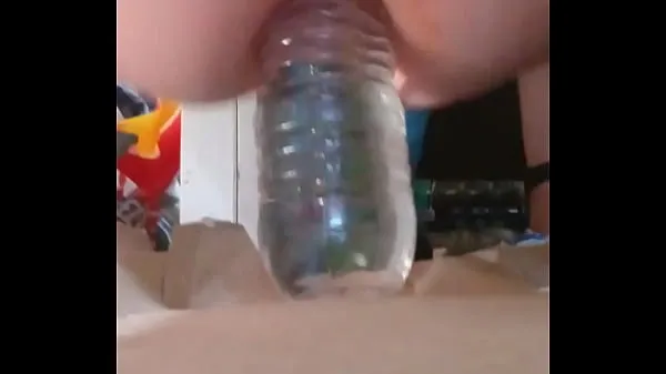 Φρέσκες Femboy fucks bottle νέες ταινίες