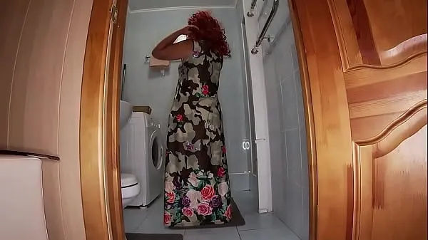 Frische Die reife MILF zog ihr Höschen aus und ging unter die Dusche, bekam aber einen Schwanz in den Analbereich neue Filme