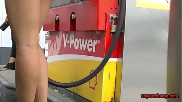 Frische Upskirt Wife # 7 - Mrs Bryant ist eine Exhibitionistin, die ihre Muschi in der Öffentlichkeit für ihren Voyeur-Ehemann zeigt !!! Bonus Nikki Brasilien Tankstelle Upskirt neue Filme